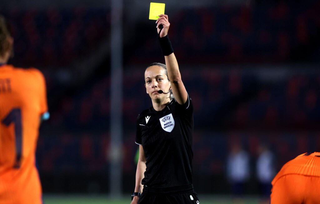Betting on Yellow and Red Cards: Tips and Tricks